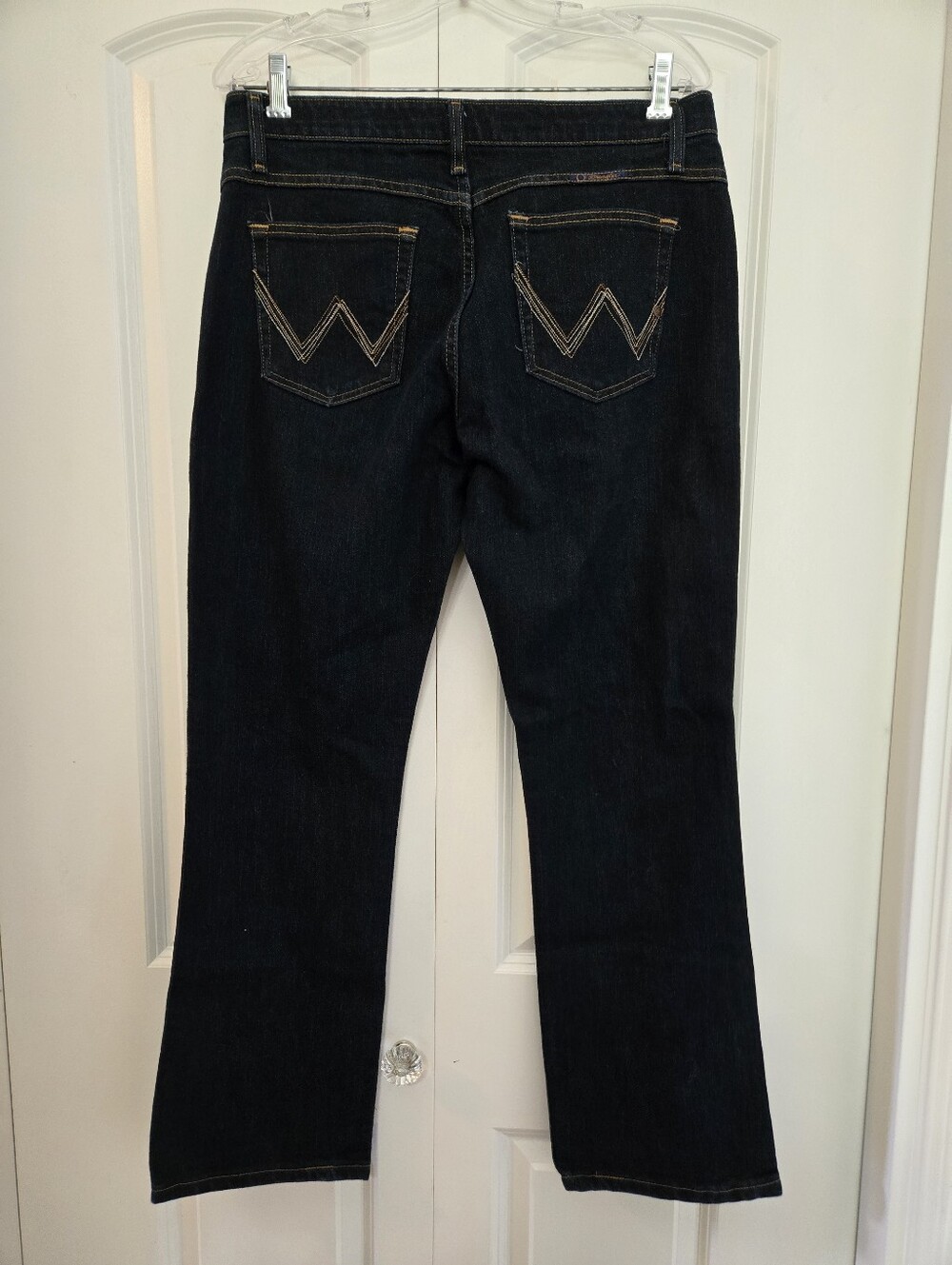 Wrangler Womens NWOT Q-Baby Dark Wash Blue Jeans with Back Pocket Stitching